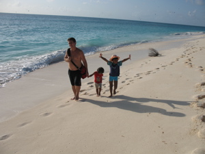 My lovely family on a lovely beach ©2007SHBenoiton