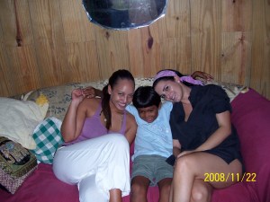 Kim (South Africa), Sam (Cambodia/Seychelles/UK), Calina (France) ... all together on my couch.